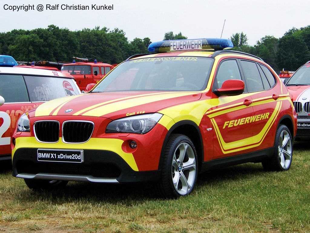 BMW X1 (E 84) xDrive20d Kommandowagen - KdoW der Feuerwehr - fotografiert am 12.06.2010 in Leipzig/ Jahnallee zur Interschutz 2010 - Copyright @ Ralf Christian Kunkel 

