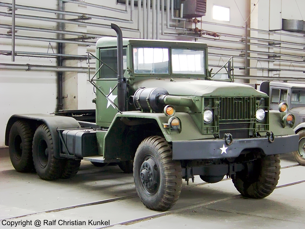 REO M-52 Sattelzugmaschine der U.S. Army - im Bestand der Kieker-Sammlung - fotografiert zum Militrfahrzeug-Treffen in Kummersdorf-Gut am 04.07.2009 - Copyright @ Ralf Christian Kunkel 