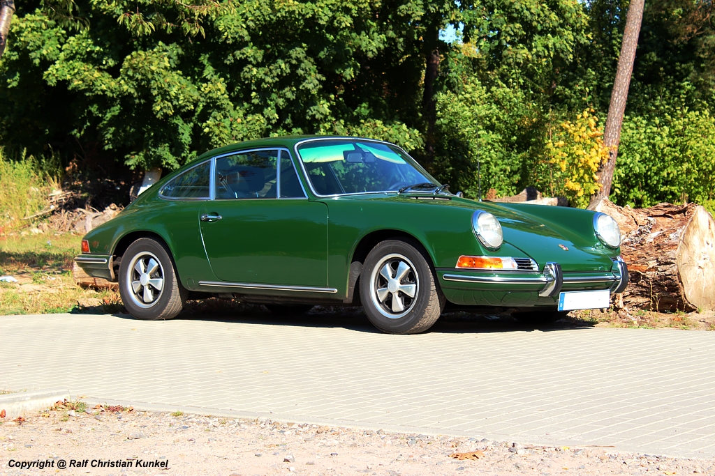 Porsche 911 T Coup - Deutschland - fotografiert am 03.10.2012 zum Oldtimer-Treffen in Wnsdorf - Copyright @ Ralf Christian Kunkel 

