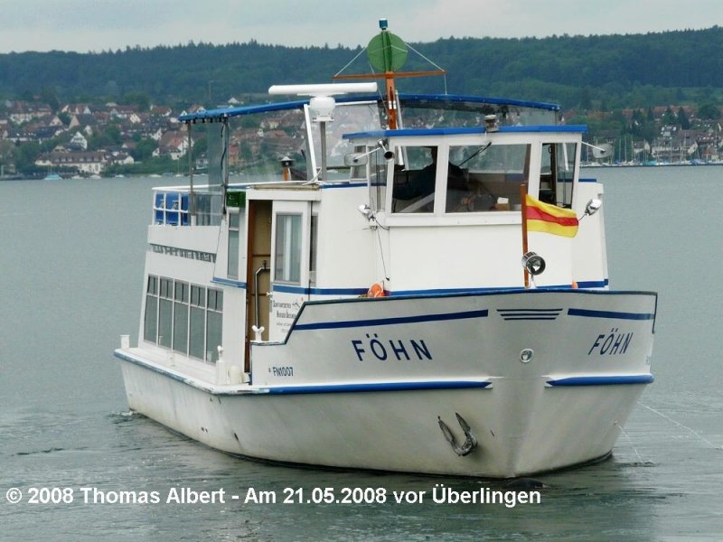 Name:  F�HN  / Baujahr: 1986 / Bauwerft: Bodan-Werft in Kressbronn (Deutschland) / Flagge: Deutschland / L�nge: 18,50 m / Breite: 5,00 m / Tiefgang: 1,10 m / 120 Passagiere / Antrieb: MAN 6 Zylinder-Turbo Diesel mit 205 kW (279 PS) bei 1800 UpM (seit 2004) / Eigner~Betreiber: Schifffahrtsbetrieb Heidegger in �berlingen / Heimathafen: �berlingen / Fahrtgebiet: Bodensee / Schiffs- oder Registriernummer: FN 1007 / Bemerkung: Die  F�HN  ist das kleinere der beiden Schiffe des Schifffahrtsbetriebes Heidegger, wird f�r Sonder- und Charterfahrten eingesetzt.