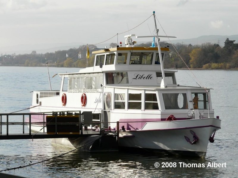 Name:  LIBELLE  , ex  GEORG BARBARA  - 1993 / Baujahr: 1952 / Bauwerft: ? in ? / Flagge: Deutschland / L�nge: 25,00 m / Breite: 4,50 m / Tiefgang: 1,30 m / 50 Passagiere / Antrieb: 145 PS / Eigner ~ Betreiber: Personen Schiffahrt Nikolay (Inh. Hubertus Nikolay), ex Personenschiffahrt Joseph Karp in Wiesbaden-Bieberich / Heimathafen: Budenheim / Fahrtgebiet: Rhein / Schiffs- oder Registriernummer: ? / Bemerkung: Die Anzahl der Fahrg�ste ist niedrig gehalten f�r Platz zur Fahrradmitnahme. 1996 Umbau in der eigenen Werkstatt.